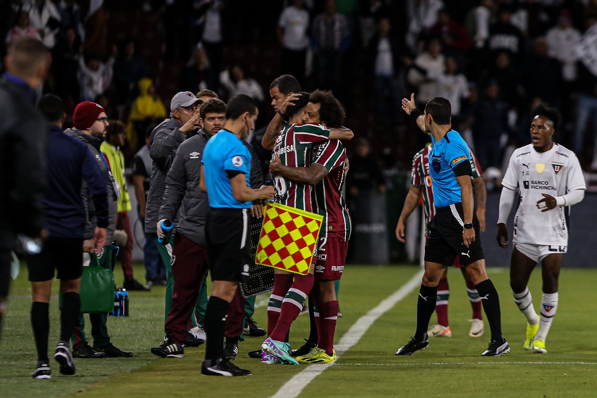 Marcelo sente dores no tendão do pé, e presença no jogo de volta da Recopa será avaliada